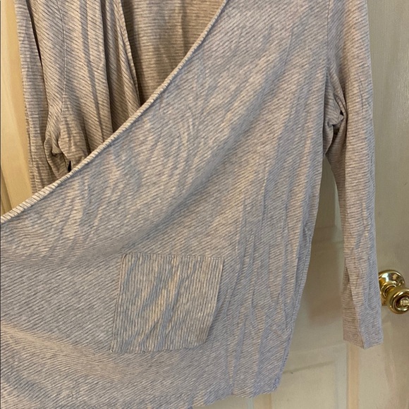 Gray Open Front Knit jacket - Picture 2 of 2